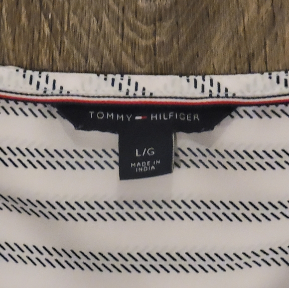 Tommy Hilfiger dressy sleeveless blouse - Picture 3 of 7